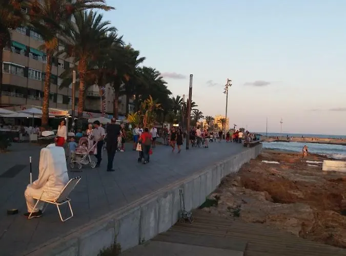 La Casa De Mi Madre - 2 Bed Flat In The Heart Of Torrevieja